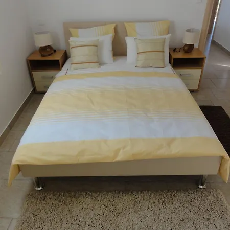 Guest house Cubela Beautiful Garden Trogir